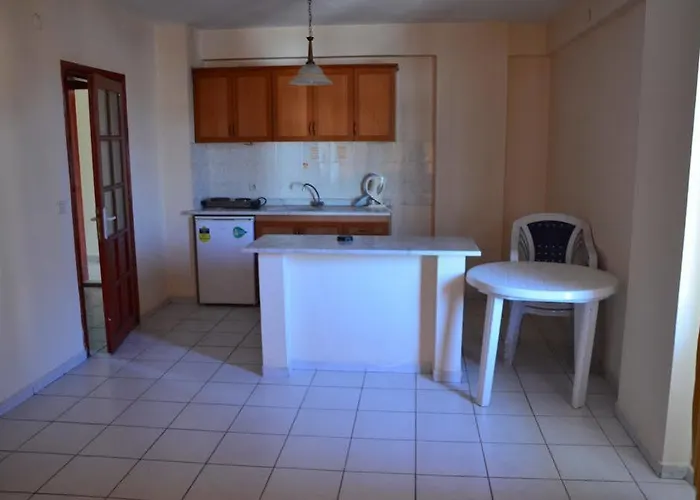 مارين بيتش الفندقية 3*