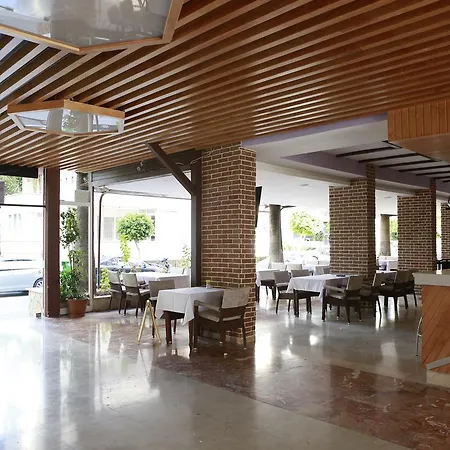Maren Aparthotel