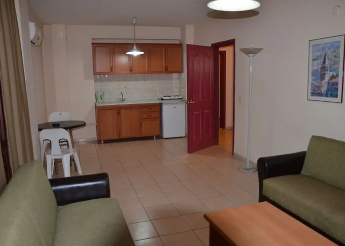 Apartahotel Maren 3*