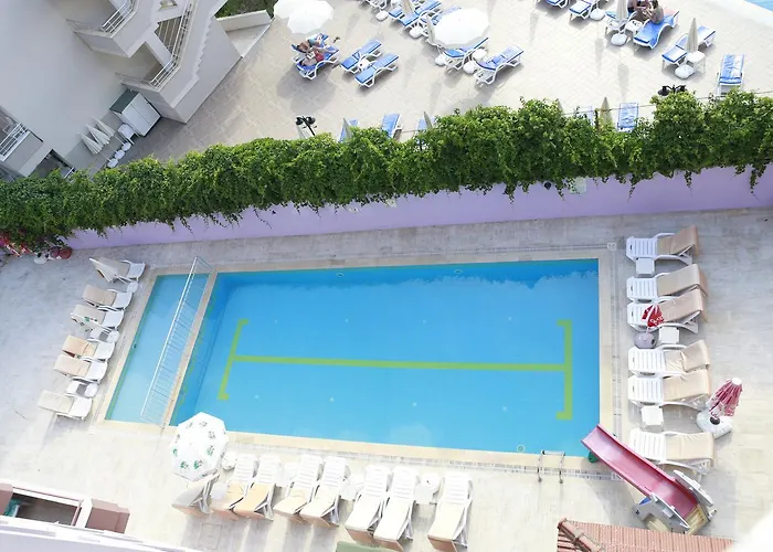 Maren Apartahotel